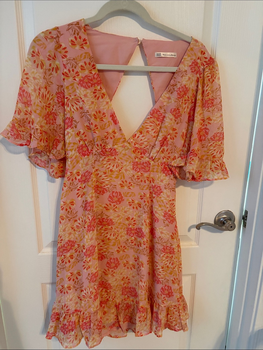 Here comes the sun lightweight floral flutter sleeve summer dress, Size M